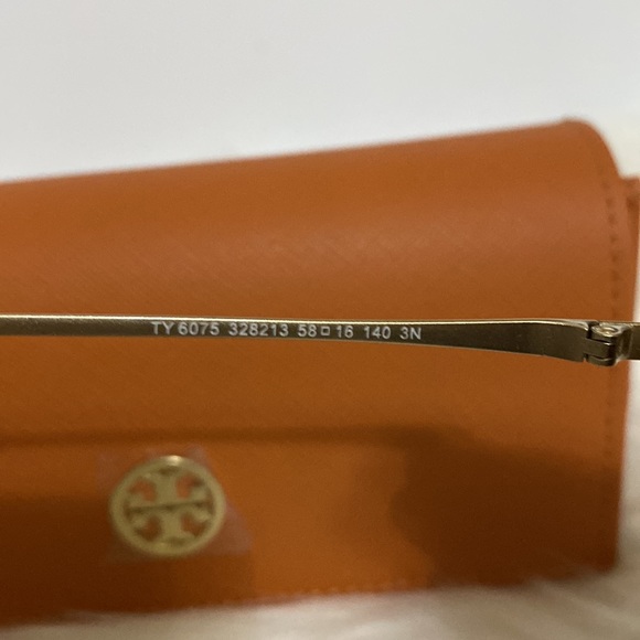 Authentic Tory Burch Brown Lens Sunglasses NWOT - Picture 3 of 6